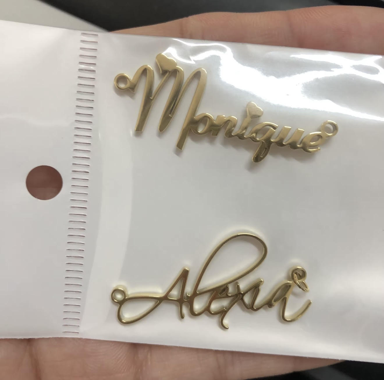 BEZL | Signature Nameplate