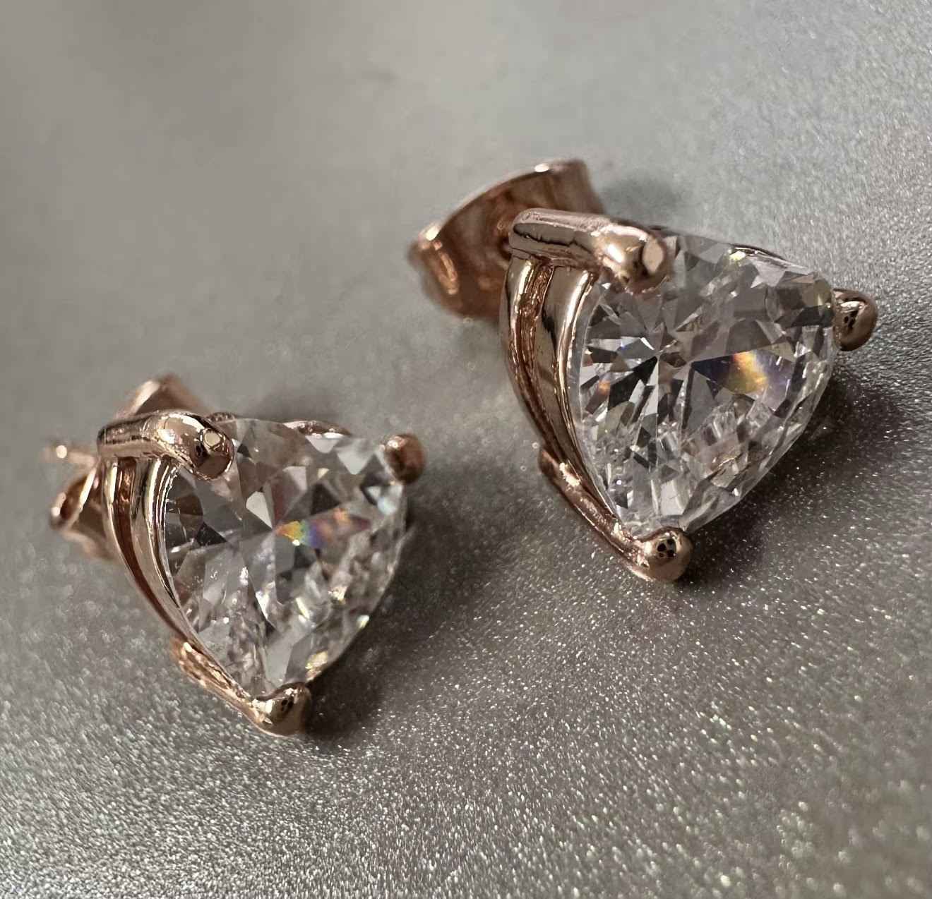 BEZL | Soft Aura Studs